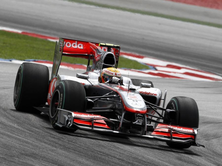  McLaren Mercedes-Benz MP4-25 2010 года  (фото 7 из 16)